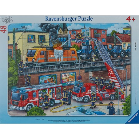 Ravensburger - Puzzle cadre 30-48 pièces - Les pompiers sur la voie ferrée