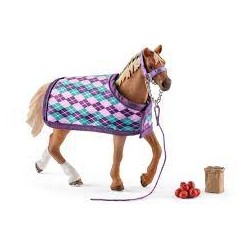 Schleich - 42360 - Horse Club - Pur-sang anglais avec couverture