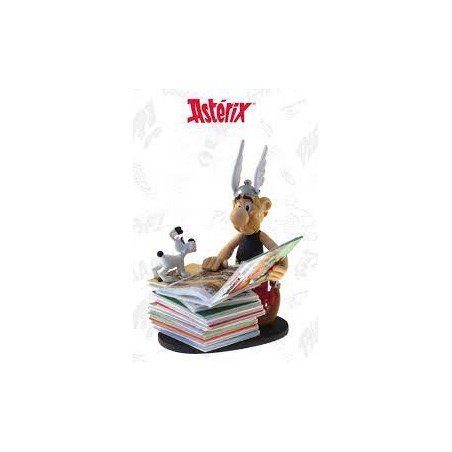 Plastoy - Figurine - 00128 - Astérix - Statuette - Astérix avec pile d'album