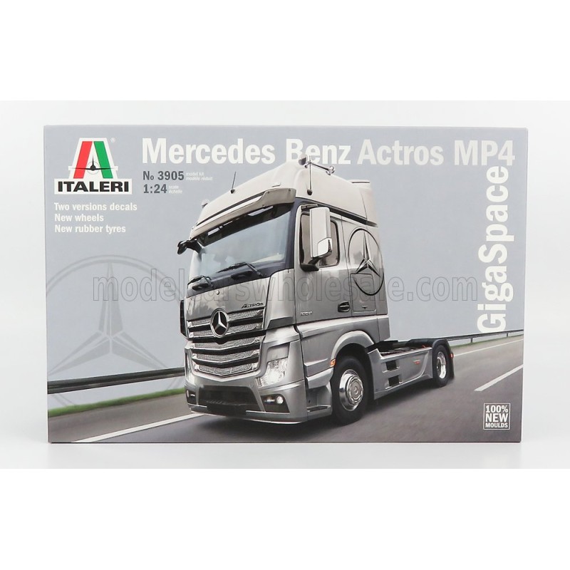 Italeri - Maquette - Camion Mercedes Benz Actros Gigaspace MP4 - 1:24