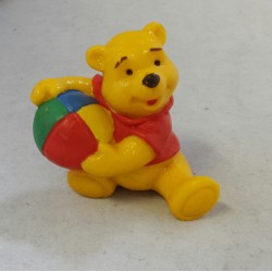 Bully - Figurine - 12369 - Disney - Winnie avec son ballon